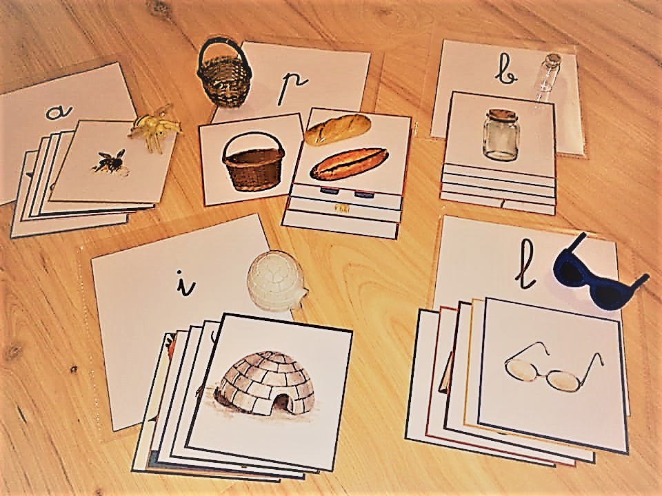 À quoi servent les images pour la conscience phonologique en Montessori ?